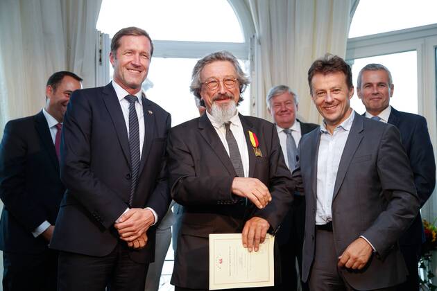 Preisverleihung Merites Wallons in Namur Walloon Minister President Paul Magnette, Outgoing director of Mac s Laurent Busine and Walloon Minister of Environment, Animal Welfare, Spatial Planning, Airports and Mobility Carlo Di Antonio pictured during the award ceremony for the sixth edition of the Merites Wallons by the Walloon Government at the Elysette, in Jambes, Namur, Thursday 15 September 2016.  BRUNOxFAHY 04932362