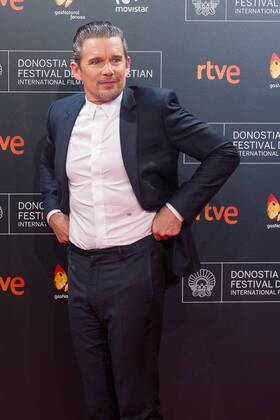 Ethan Hawke receives the Donostia Award during the 64rd San Sebastian Film Festival on September 17, 2016 in San Sebastian, Spain.  JosexIgnacioxunanue Ethan Hawke _64 Zinemaldia