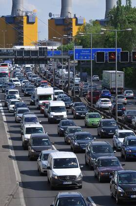 Stau, Stadtautobahn, Wilmersdorf, Berlin, Deutschland Stau Stadtautobahn Wilmersdorf Berlin Deutschland