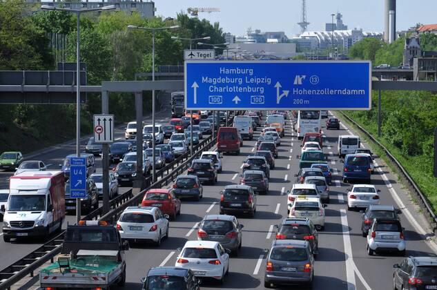 Stau, Stadtautobahn, Wilmersdorf, Berlin, Deutschland Stau Stadtautobahn Wilmersdorf Berlin Deutschland