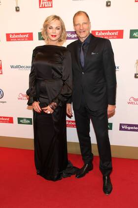 Saskia Valencia und Thorsten Nindel bei der Verleihung Goldene Bild der Frau 2016 -Deutschlands starke Frauen am 13.10.2016 in Hamburg Das Goldene Bild der Frau Verleihung 2016 in Hamburg 