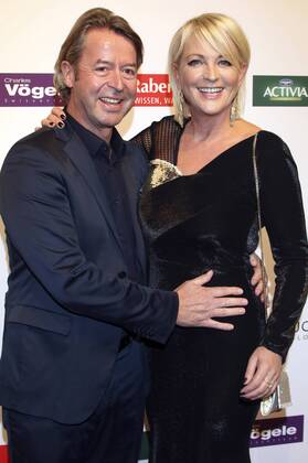 Bilder des Tages Ulla Kock am Brink mit ihrem Freund Peter Fissenewert bei der 10. Verleihung der Goldenen Bild der Frau 2016 im Hamburger Stage Theater. Hamburg, 13.10.2016 Foto:xgbrcix xFuturexImage