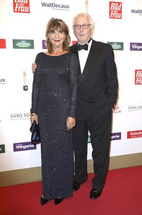 Günther Maria Halmer mit Ehefrau Claudia bei der 10. Verleihung der Goldenen Bild der Frau 2016 im Hamburger Stage Theater. Hamburg, 13.10.2016 Foto:xS.xGabschx xFuturexImage