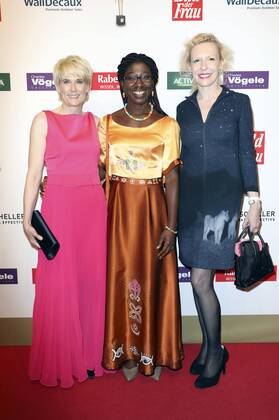 Sandra Immoor, Gloria Boateng und Sunnyi Melles bei der 10. Verleihung der Goldenen Bild der Frau 2016 im Hamburger Stage Theater. Hamburg, 13.10.2016 Foto:xS.xGabschx xFuturexImage