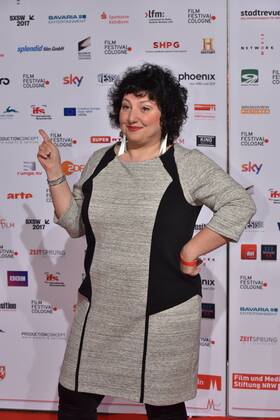 Comedian Meltem Kaptan posiert am 14.10.2016 in Köln auf dem roten Teppich beim International Film Award NRW im Rahmen des Film Festival Cologne. (vormals: Cologne Conference) ein internationales Film- und Fernsehfestival in Köln.