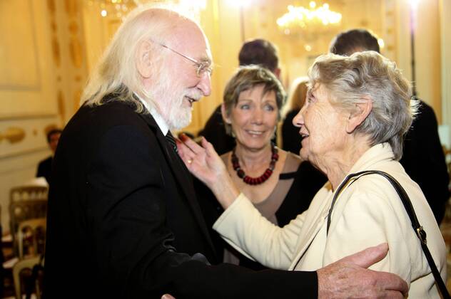 Karl Merkatz und Ingrid Burkhard bei der Verleihung des Österreichischen Ehrenkreuzes für Wissenschaft und Kunst 1. Klasse an Karl Merkatz im Bundeskanzleramt. Wien, 20.10.2016 Foto:xF.xJ.xMorgenbesserx xFuturexImage