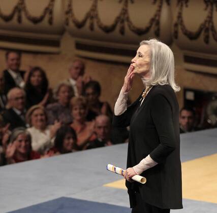 Prinzessin-von-Asturien-Preis Spanish actress Nuria Espert after receiving the Princess of Asturias Award of Arts during to the 36th edition of the Princess of Asturias Awards handover ceremony at the Campoamor Theatre in Oviedo, province of Asturias, northern Spain, 21 October 2016. Princess of Asturias Awards handover ceremony !ACHTUNG: NUR REDAKTIONELLE NUTZUNG!  20161021-636126822195158720