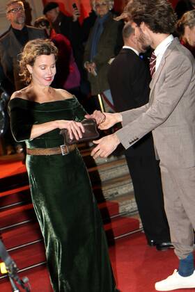 21.10.2016, Frankfurt, Alte Oper, roter Teppich Red Carpet beim Hessischer Film- und Kinopreis 2016 Margarita Broich Preisträgerin beste Schauspielerin mit ihrem Sohn Franz Broich-Wuttke