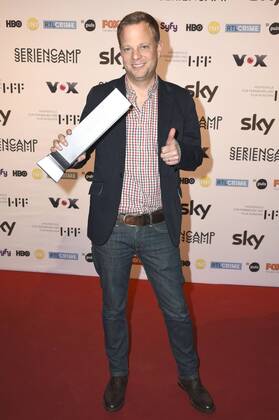 Moritz Wetter mit dem Best New Series Audience Award für Westworld bei der Abschluss-Veranstaltung des Seriencamps 2016 mit dem Screening der VOX TV-Serie Der Club der roten Bänder und der Verleihung des Seriencamp Award in der Hochschule für Fernsehen und Film. München, 23.10.2016 Foto:xP.xSchönbergerx xFuturexImage