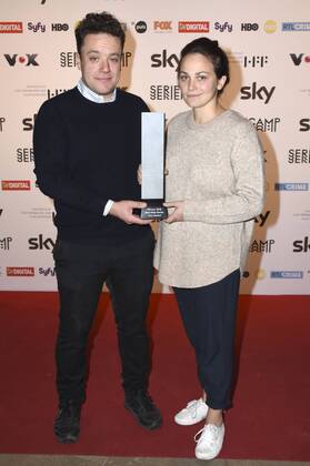 Jakob Schreiner und Chiara Grabmayr mit dem Best Web Series Jury Award für Fett und Fett bei der Abschluss-Veranstaltung des Seriencamps 2016 mit dem Screening der VOX TV-Serie Der Club der roten Bänder und der Verleihung des Seriencamp Award in der Hochschule für Fernsehen und Film. München, 23.10.2016 Foto:xP.xSchönbergerx xFuturexImage