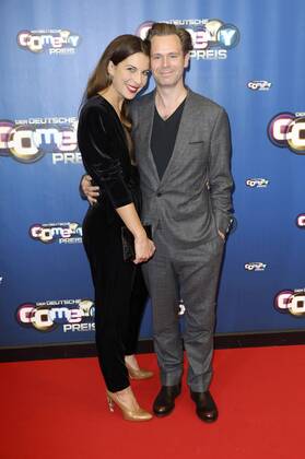 Matthias Matschke mit Freundin Theresa Kronthaler bei der Verleihung des Deutschen Comedypreises 2016 im Coloneum. Köln, 25.10.2016 Foto:xS.xGabschx xFuturexImage