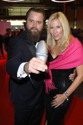Themen der Woche Preisträger Antoine Monot Jr. mit Stefane Sick bei der Verleihung Der Deutsche Comedypreis 2016 am 25.10.2016 in Koeln Deutscher Comedypreis 2016 in Koeln 