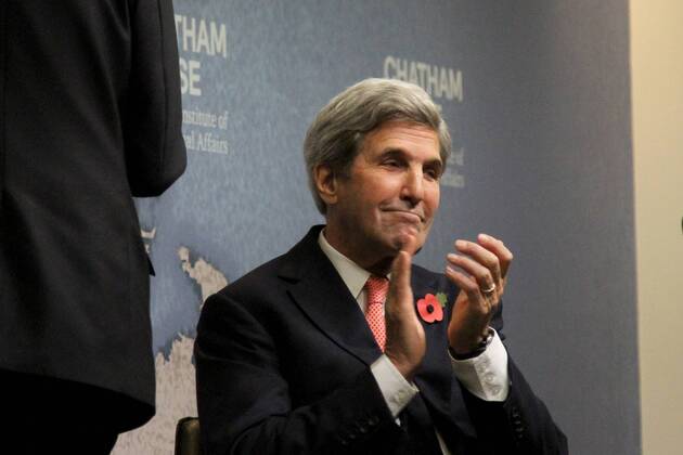 United Kingdom: John Kerry receives Chatham House Prize 2016 US Secretary of State John Kerry speaking at Chatham House in London, after receiving the Chatham House Prize 2016. Kerry and Iranian Minister of Foreign Affairs Dr Mohammad Javad Zarif were jointly awarded the prize in recognition of their crucial roles in successfully negotiating the historic nuclear deal between Iran and the P5+1.  DominicxDudley