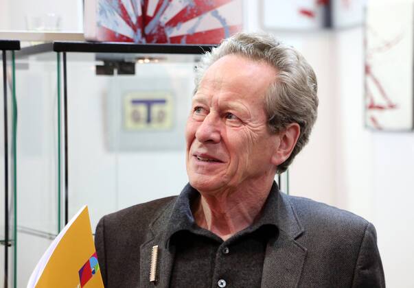 Erfurt - artthuer 05.11.16 , Erfurt, Messehalle, 10. artthuer, Kunstmesse in Thüringen mit Thüringer Künstlern im Bild: Rolf Lindner gewinnt den Kunstpreis