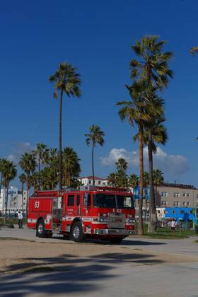 USA, United States of America, California, Los Angeles, 01.11.2016: Los Angeles City Fire Department, Löschzug, Löschfahrzeug am Strand von Venice Beach