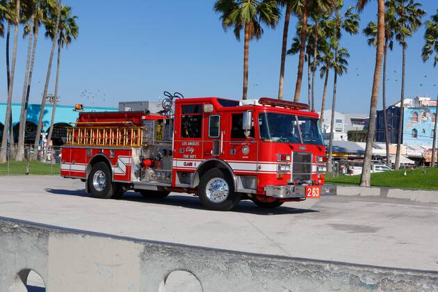 USA, United States of America, California, Los Angeles, 01.11.2016: Los Angeles City Fire Department, Löschzug, Löschfahrzeug am Strand von Venice Beach