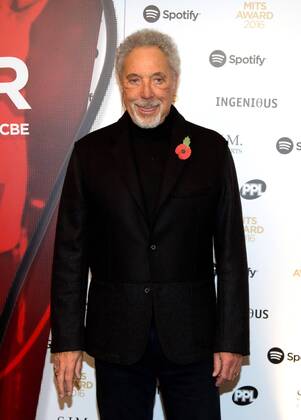 Welsh singer Tom Jones attending the Music Industry Trusts Award, at Grosvenor House in London. NOVEMBER 7th 2016  DFLx163483