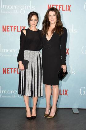Alexis Bledel und Lauren Graham beim Fan Event zur Netflix Miniserie Gilmore Girls: Ein neues Jahr Gilmore Girls: A Year in the Life im Admiralspalast. Berlin, 10.11.2016 Foto:xF.xKernx xFuturexImage
