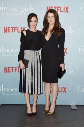 Alexis Bledel und Lauren Graham beim Fan Event zur Netflix Miniserie Gilmore Girls: Ein neues Jahr Gilmore Girls: A Year in the Life im Admiralspalast. Berlin, 10.11.2016 Foto:xF.xKernx xFuturexImage