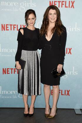 Alexis Bledel und Lauren Graham beim Fan Event zur Netflix Miniserie Gilmore Girls: Ein neues Jahr Gilmore Girls: A Year in the Life im Admiralspalast. Berlin, 10.11.2016 Foto:xF.xKernx xFuturexImage
