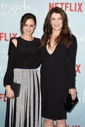 Alexis Bledel und Lauren Graham beim Fan Event zur Netflix Miniserie Gilmore Girls: Ein neues Jahr Gilmore Girls: A Year in the Life im Admiralspalast. Berlin, 10.11.2016 Foto:xF.xKernx xFuturexImage