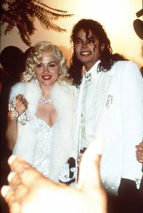 D-24661 .MADONNA & MICHAEL JACKSON.-THE OSCARS.CREDIT : GLOBE PHOTOS INC Â - ZUMAg49_ 20090625_zaf_g49_135