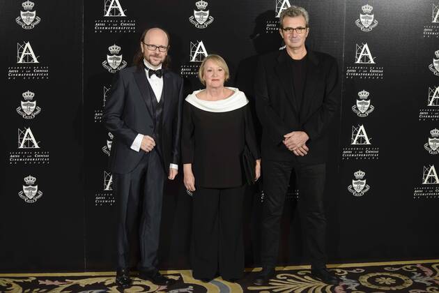 Santiago Segura, The director of the academic Yvonne Blake and Vice President Mariano Barroso attends to the photocall during the delivery of the Golden Medal of the Spanish Cinema Academic to Santiago Segura at Ritz Hotel in Madrid. November 18, Spain. 2016.  (20161118047)