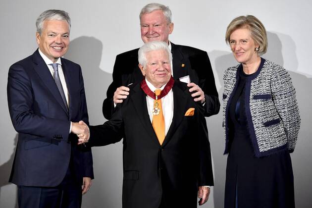 Vice-Prime Minister and Foreign Minister Didier Reynders, former Barco CEO Eric Van Zele, Lee Roy Mitchell, Founder and Chairman of the Board Cinemark and Princess Astrid of Belgium pictured during a bestowing of the honorary distinction of Commander in the Order of the Crown a visit to Cinemark on the fourth day of the economic mission of Belgium s Princess Astrid in Texas, United States, Tuesday 06 December 2016, in Austin.  DIRKxWAEM 04991755