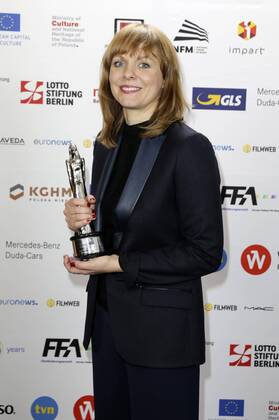 Maren Ade mit dem Preis für die beste Regie und das beste Drehbuch für Toni Erdmann bei der Verleihung vom 29. Europäischen Filmpreis 2016 29th European Film Awards 2016 im Nationalen Forum für Musik. Breslau, 10.12.2016 Foto:xS.xGabschx xFuturexImage