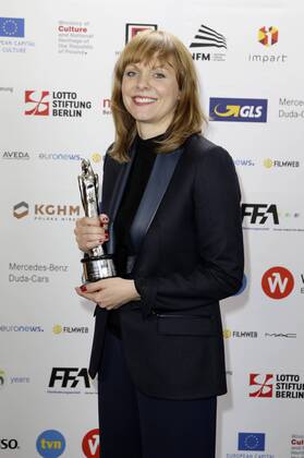 Maren Ade mit dem Preis für die beste Regie und das beste Drehbuch für Toni Erdmann bei der Verleihung vom 29. Europäischen Filmpreis 2016 29th European Film Awards 2016 im Nationalen Forum für Musik. Breslau, 10.12.2016 Foto:xS.xGabschx xFuturexImage