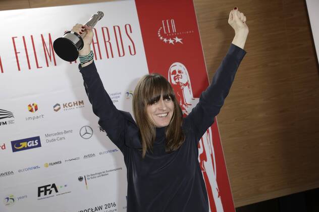 Camilla Hjelm Knudsen mit dem Preis für die beste Kamera bei Under Sandet Unter dem Sand - Das Versprechen der Freiheit bei der Verleihung vom 29. Europäischen Filmpreis 2016 29th European Film Awards 2016 im Nationalen Forum für Musik. Breslau, 10.12.2016 Foto:xS.xGabschx xFuturexImage