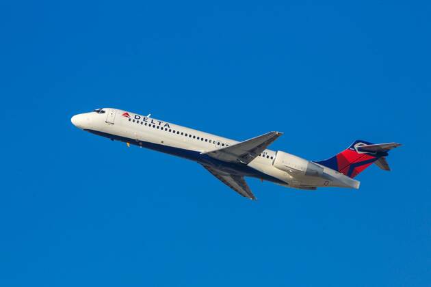 USA, United States of America, California, Los Angeles, 21.10.2016: Los Angeles International Airport, Delta Air Lines Boeing 717-2BD, Registration: N950AT