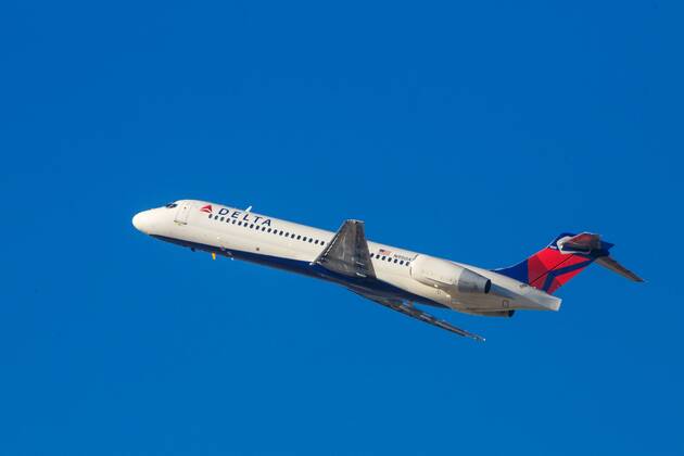 USA, United States of America, California, Los Angeles, 21.10.2016: Los Angeles International Airport, Delta Air Lines Boeing 717-2BD, Registration: N950AT