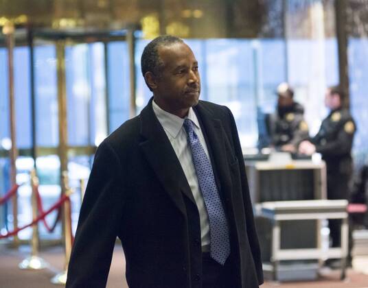 December 12, 2016 - New York, New York, United States of America - Dr. Ben Carson, United States President-elect Donald Trump s nominee for Secretary of Housing and Urban Development (HUD), is seen in the lobby of Trump Tower in New York, NY, USA upon his arrival on December 12, 2016. .Credit: Pool via CNP New York United States of America - ZUMAs152 20161212_zaa_s152_005