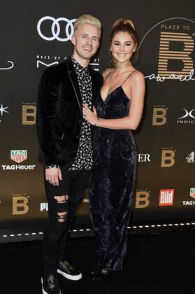 Stefanie Giesinger mit Freund Marcus Butler beim Place To B Influencer Award 2016 im Hauptempfang Axel Springer SE. Berlin, 15.12.2016 Foto:xF.xKernx xFuturexImage