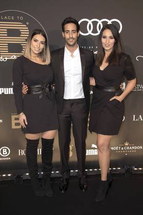 Lamiya Slimani, Sami Slimani und Dounia Slimani beim Place To B Influencer Award 2016 im Hauptempfang Axel Springer SE. Berlin, 15.12.2016 Foto:xF.xKernx xFuturexImage