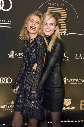 Debi Flügge und Marina the Moss beim Place To B Influencer Award 2016 im Hauptempfang Axel Springer SE. Berlin, 15.12.2016 Foto:xF.xKernx xFuturexImage