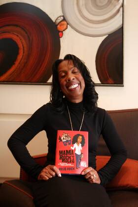 Apr 07, 2008 - Manhattan, New York, USA - Chris Rock s mother, ROSE ROCK, has published a book called Mamma Rock s Rules. She posed for photoraphs on April 7 on 52nd Street in Manhattan. - ZUMAr16_ 20080407_mar_r16_749