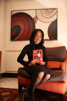 Apr 07, 2008 - Manhattan, New York, USA - Chris Rock s mother, ROSE ROCK, has published a book called Mamma Rock s Rules. She posed for photoraphs on April 7 on 52nd Street in Manhattan. - ZUMAr16_ 20080407_mar_r16_750