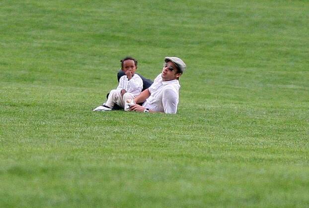 August 28 2007, New York City Actor Brad Pitt took his adpoted daughter Zahara to Central Park in midtown Manhattan for a ride on a horse carriage, bought her an ice cream and then spent a period of quiet relaxation with her on Sheep Meadow - ZUMAny2_ 20070828_zaf_ny2_052