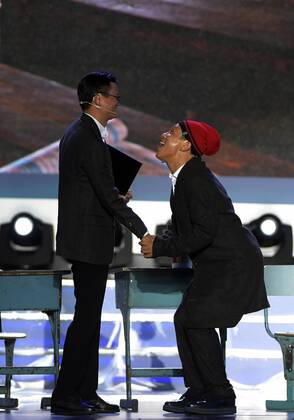SANYA, Jan. 5, 2017 -- Jack Ma (L) performs a short play during the awarding ceremony of the Jack Ma Rural Teachers Award in Sanya, a tourism resort in south China s Hainan Province, on Jan. 5, 2017. The event was held on Thursday, with 100 rural teachers winning the award of 100,000 yuan (14,522 U.S. dollars) respectively. ) (wf) CHINA-SANYA-JACK MA-RURAL TEACHERS AWARD (CN) YangxGuanyu 