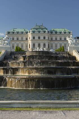 Brunnen vor dem Schloss Belvedere, 3. Bezirk Landstrasse, Wien, Österreich