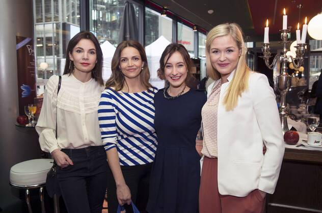 Nadine Warmuth, Rebecca Immanuel, Maike von Bremen und Judith Hoersch beim Blaue Blume Award 2017 im Historischen Frühstückssaal im Sony Center am Potsdamer Platz. Berlin, 08.02.2017 Foto:xK.xWernerx xFuturexImage