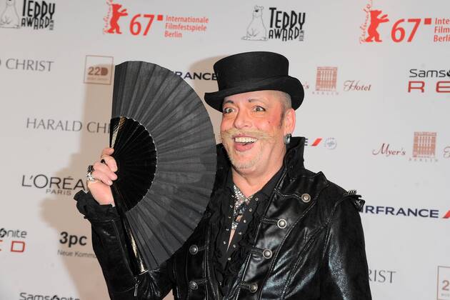 Gast, Kuenstler Ankunft, roter Teppich zur 31. Preisverleihung des TEDDY AWARD im Haus der Berliner Festspiele am 17.02.2017