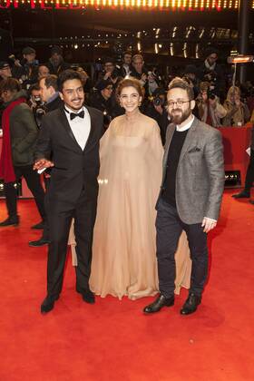 Jayro Bustamante, Mahmoud Sabbagh und Clotilde Courau auf der Berlinale 2017 Jayro Bustamante, Mahmoud Sabbagh und Clotilde Courau auf der Berlinale Preisverleihung am 18.02.2017