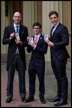 Verleihung von Ritterorden in London . 23 02 2017. London, United Kingdom. Investitures. Buckingham Palace. Daniel Brown, Oliver James and James Fox after the Queen s investitures at Buckingham Palace  xi-Imagesx xPoolx IIM-14494-0037
