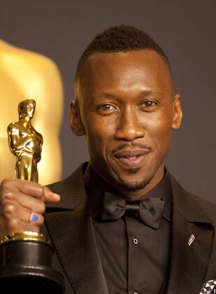 OSCARS. Bester Nebendarsteller. Preisträger 2011-2020 US actor Mahershala Ali poses at the press room after winning the Oscar to Best Actor in a Supporting Role for Moonlight during the 89th Academy Awards at the Dolby Theater in Hollywood, California, United States, 26 February 2017. 89TH CINEMA ACADEMY AWARDS IN HOLLYWOOD !ACHTUNG: NUR REDAKTIONELLE NUTZUNG! Copyright: xSaalikxKhanx HWD001 20170227-636237746042646904