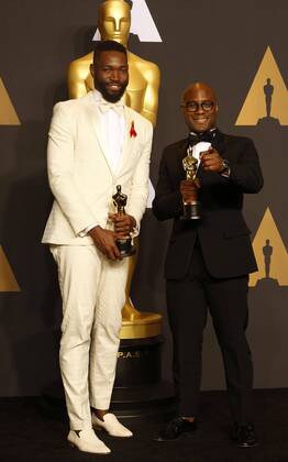 Film director Barry Jenkins (R) and screen writer Tarell Alvin McCraney hold the Oscar for Best Adapted Screenplay and Best Picture for Moonlight in the press room during the 89th annual Academy Awards ceremony at the Dolby Theatre in Hollywood, California, USA, 26 February 2017. The Oscars are presented for outstanding individual or collective efforts in 24 categories in filmmaking. Press Room - 89th Academy Awards !ACHTUNG: NUR REDAKTIONELLE NUTZUNG!  Copyright: xSaalikxKhanx 20170227-636237777425677021