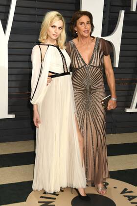 February 26, 2017 - Beverly Hills, CA, United States - 26 February 2017 - Beverly Hills, California - Andreja Pejic, Caitlyn Jenner. 2017 Vanity Fair Oscar Party held at the Wallis Annenberg Center. Photo Credit: AdMedia Beverly Hills United States - ZUMAa123 20170226_zaa_a123_1002 Copyright: xByronxPurvisx