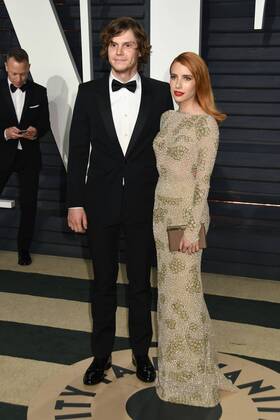 February 26, 2017 - Beverly Hills, CA, United States - 26 February 2017 - Beverly Hills, California - Evan Peters, Emma Roberts. 2017 Vanity Fair Oscar Party held at the Wallis Annenberg Center. Photo Credit: AdMedia Beverly Hills United States - ZUMAa123 20170226_zaa_a123_1604 Copyright: xByronxPurvisx